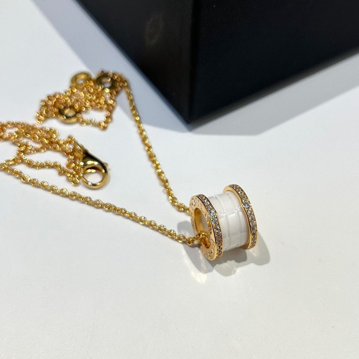 [⭐JeweliWhal]ZERO 1 WHITE CERAMIC DIAMOND PINK GOLD NECKLACE